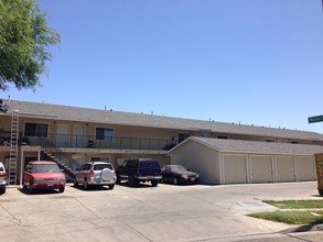 897 S Adler Ave in Fresno, CA - Building Photo - Building Photo