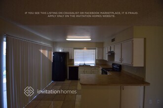 4228 N 81st Dr in Phoenix, AZ - Foto de edificio - Building Photo