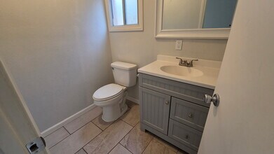 44655 Fig Ave, Unit Front Unit in Lancaster, CA - Foto de edificio - Building Photo