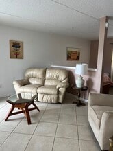 Ocean Shore Villa in Palm Coast, FL - Foto de edificio - Building Photo