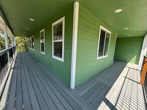 125 Sylvan Ln in Roseburg, OR - Building Photo - Building Photo