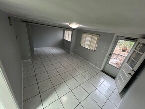 615 Hillcrest St, Unit B in Orlando, FL - Foto de edificio - Building Photo