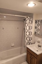 684 85th St, Unit 1 in Brooklyn, NY - Foto de edificio - Building Photo