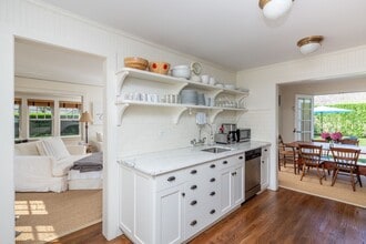 40 McGuirk St in East Hampton, NY - Building Photo - Building Photo