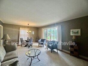 900 Hebron Rd in Hendersonville, NC - Building Photo - Building Photo