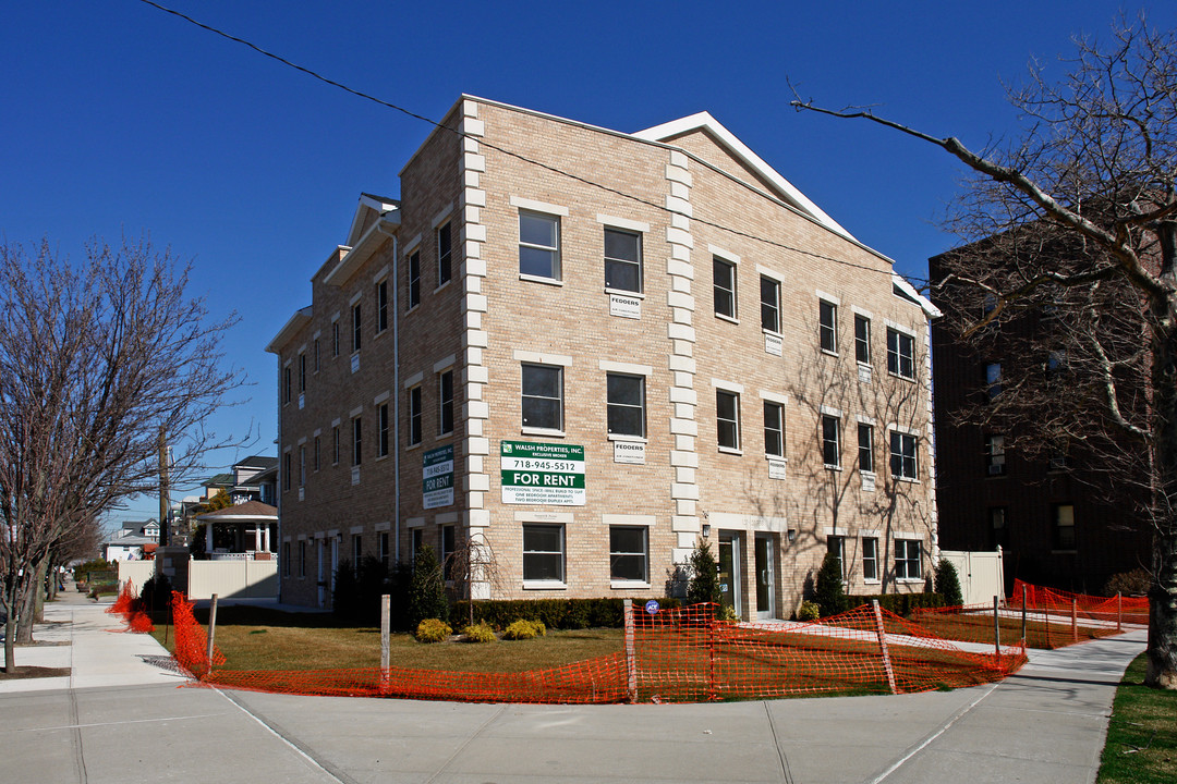 120-20 Rockaway Beach Blvd in Rockaway Park, NY - Building Photo