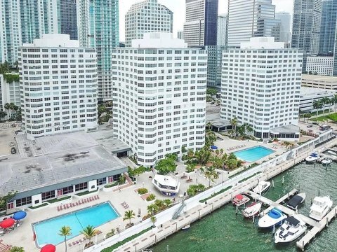 property at 999 Brickell Bay Dr
