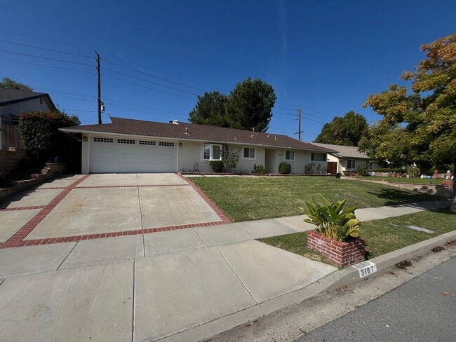 property at 3187 Calle Quebracho