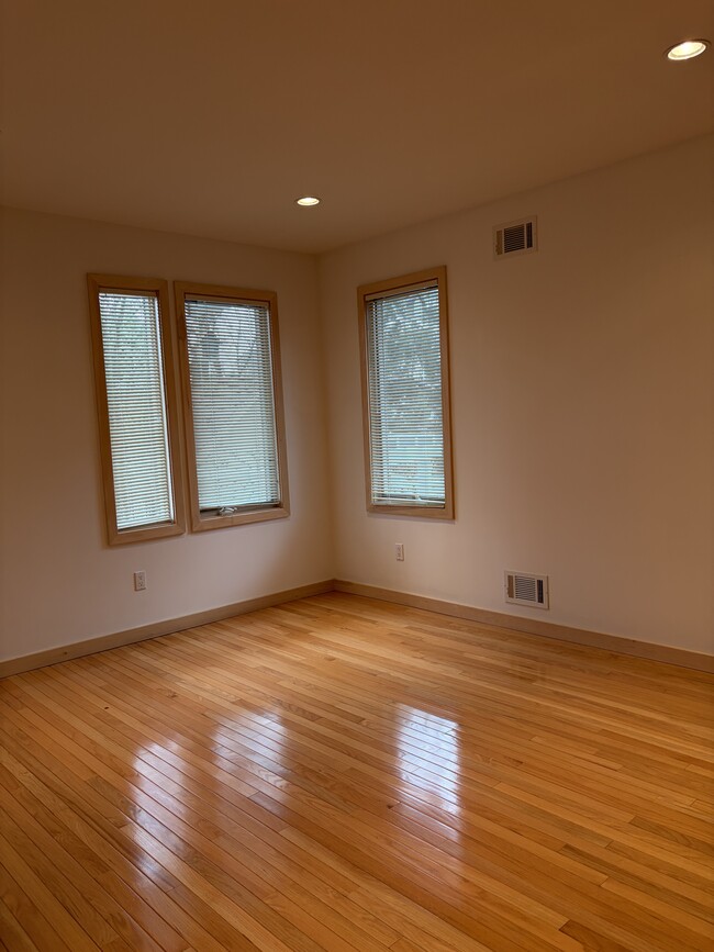 25 Bogert Pl in Westwood, NJ - Foto de edificio - Building Photo