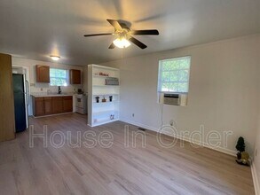 4 Katra Ln in Asheville, NC - Building Photo - Building Photo