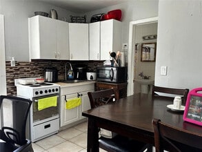 9710 SW 161st St, Unit 9710 in Miami, FL - Building Photo - Building Photo