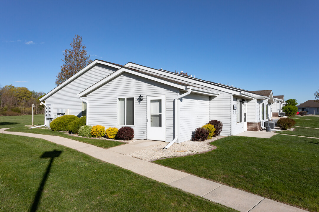 Newbury Place Apartments in Oak Creek, WI - Building Photo