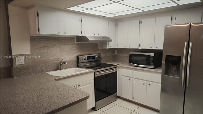 property at 16 Toledo Ct