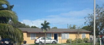 384 SW 17th Terrace in Homestead, FL - Building Photo