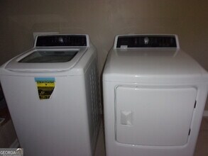 587 Hope St SW in Atlanta, GA - Building Photo - Building Photo