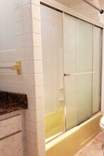 922 Beacon St, Unit 4 in Boston, MA - Building Photo - Building Photo