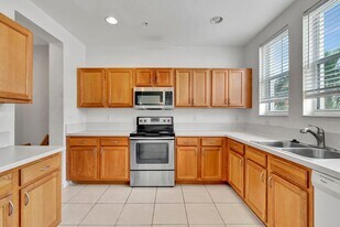 770 Millbrae Ct in West Palm Beach, FL - Building Photo