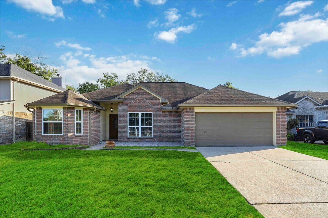 8707 Orchard Ln in La Porte, TX - Building Photo