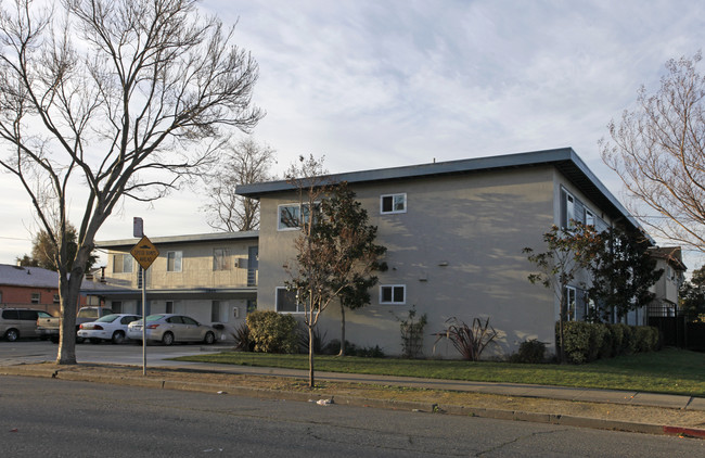 1905 E 19th St in Oakland, CA - Building Photo - Building Photo