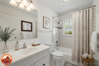 12 Chiles Ave in Asheville, NC - Building Photo - Building Photo