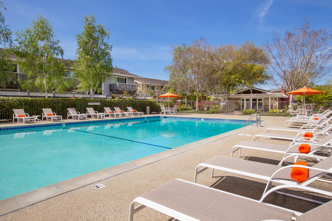 Village Green Apartments in Cupertino, CA - Building Photo