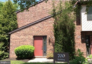 707 Mountainview Dr in Chesterbrook, PA - Building Photo