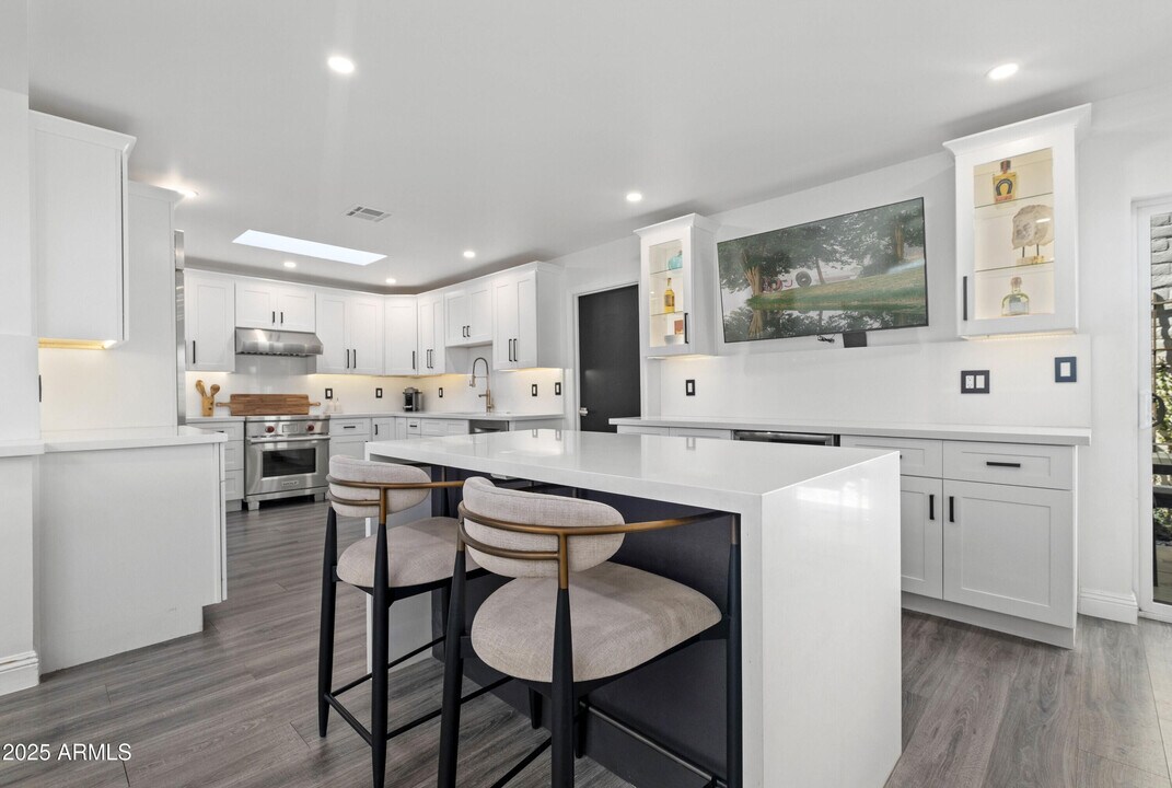 7322 E Sierra Vista Dr in Scottsdale, AZ - Building Photo