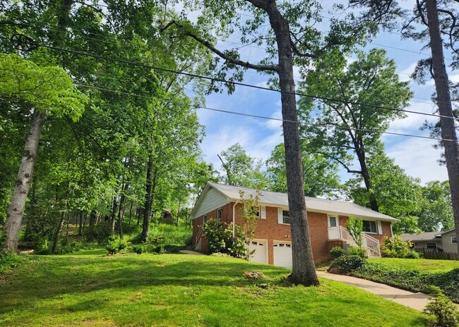 312 Signal Mountain Blvd in Signal Mountain, TN - Building Photo - Building Photo