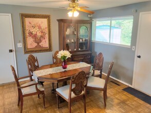 5914 Harshmanville Rd in Dayton, OH - Building Photo - Building Photo