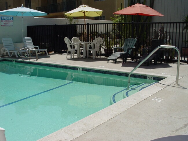 Halsted Garden Apartments