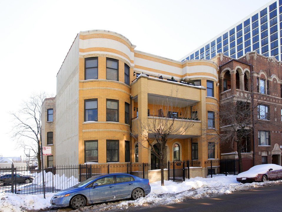 845 W Montrose Ave in Chicago, IL - Building Photo