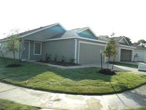 300 Sycamore Pl in Wilmer, TX - Building Photo - Building Photo