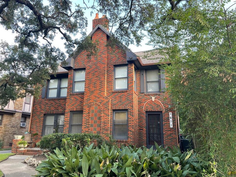 1611 Kipling St in Houston, TX - Building Photo