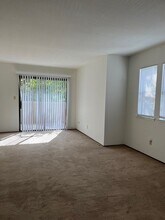 538 Ironwood Ter, Unit 5 in Sunnyvale, CA - Building Photo - Building Photo