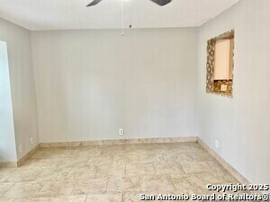 4949 Hamilton Wolfe in San Antonio, TX - Building Photo - Building Photo