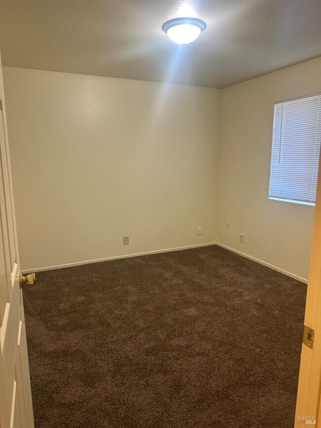 122 Frisbie St in Vallejo, CA - Building Photo - Building Photo