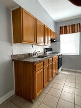 5753 N Beechwood St in Philadelphia, PA - Building Photo - Building Photo