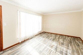 14147 Pease Rd in Maple Heights, OH - Building Photo - Building Photo