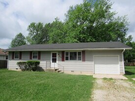 529 S Olive St in Marshfield, MO - Building Photo