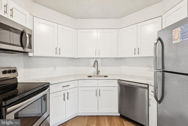 2020 Walnut St in Philadelphia, PA - Building Photo - Building Photo