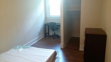 131 Dell St in Syracuse, NY - Foto de edificio - Building Photo