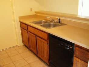 2002 Leeann Dr in Austin, TX - Building Photo - Building Photo