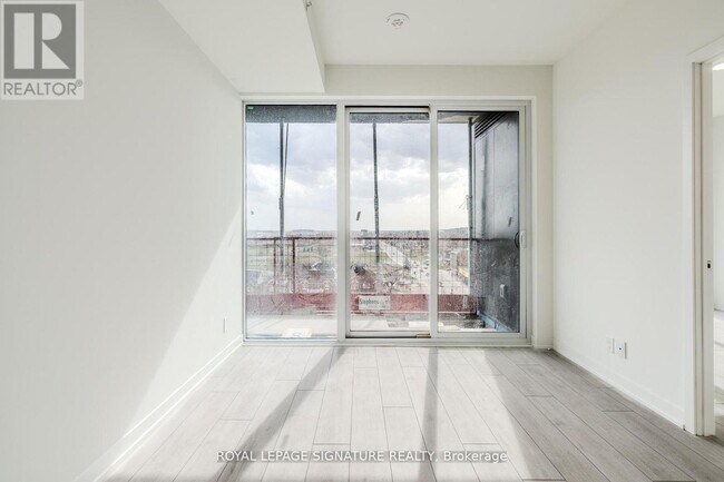 39 Mary St in Barrie, ON - Building Photo - Building Photo