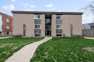 GRAND TOWERS in Kansas City, MO - Building Photo - Building Photo