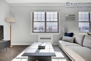 2766 Hampton Pkwy, Unit SI FL1-ID600 in Evanston, IL - Building Photo