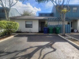 6948 SW 36th Ct in Miramar, FL - Building Photo