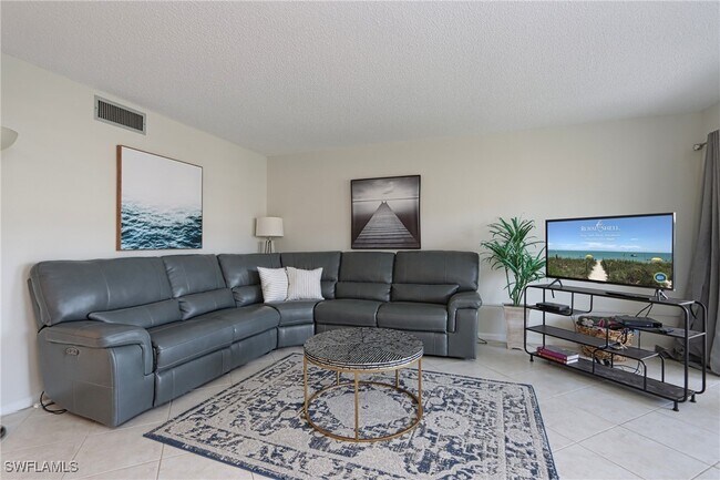 25740 Hickory Blvd in Bonita Springs, FL - Building Photo - Building Photo
