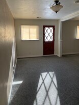 1462 Winter Dr in Freeport, IL - Building Photo