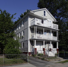 77 Harriet St in Providence, RI - Foto de edificio - Building Photo