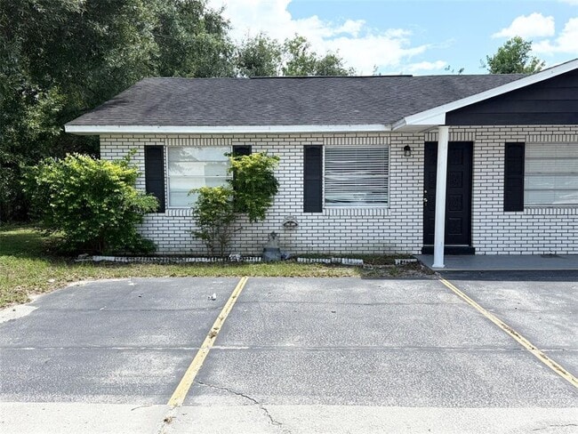 542 W Lake Deer Dr in Winter Haven, FL - Building Photo - Building Photo